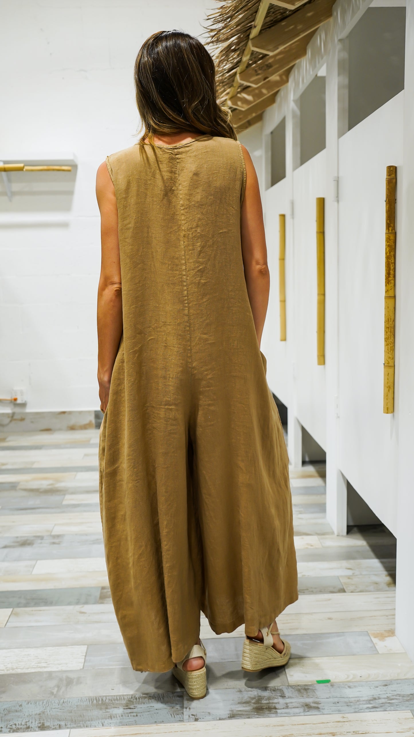 Stylish Sleeveless Button Jumpsuit.