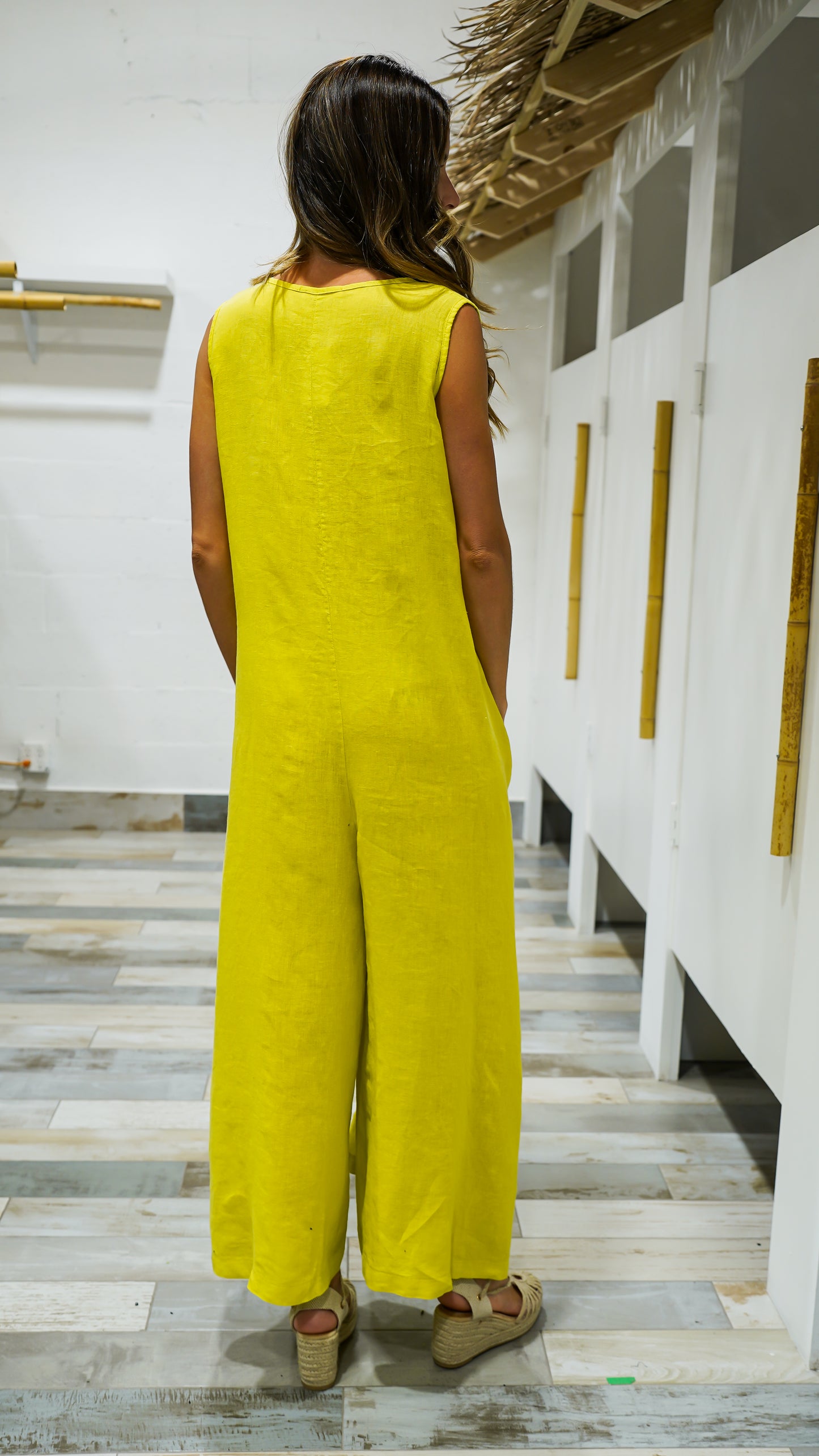 Stylish Sleeveless Button Jumpsuit.