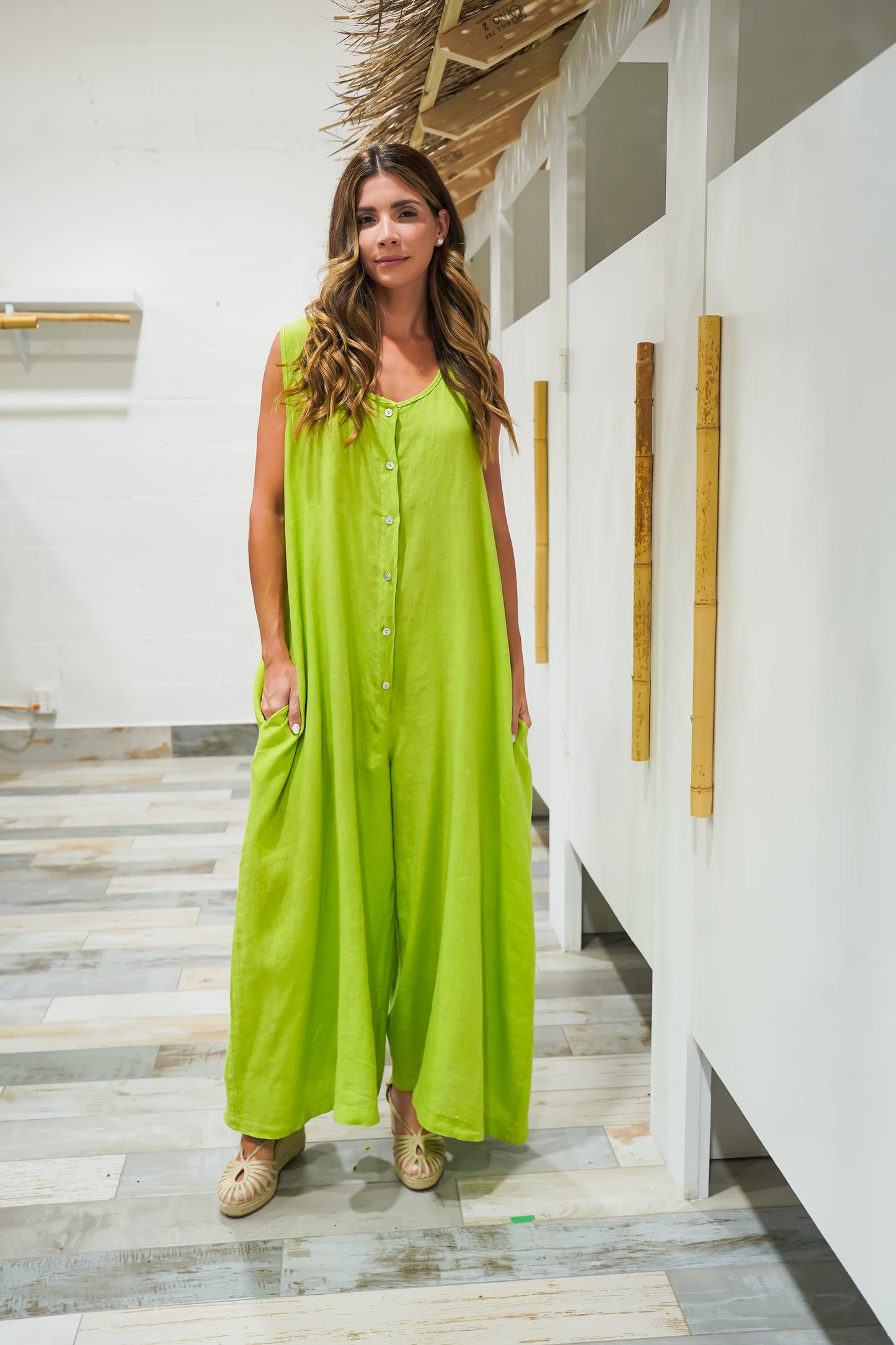 Stylish Sleeveless Button Jumpsuit.