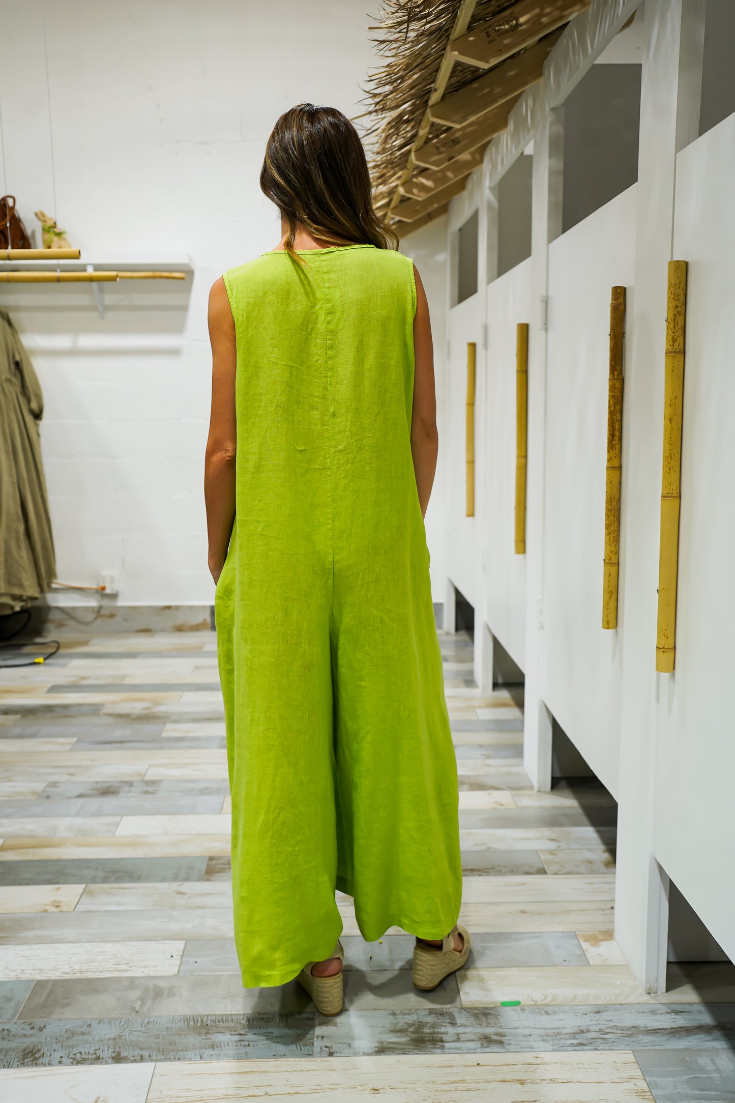 Stylish Sleeveless Button Jumpsuit.
