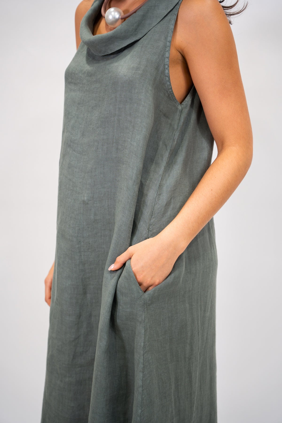 Vestido Dubai lino verde olivo bolsillo