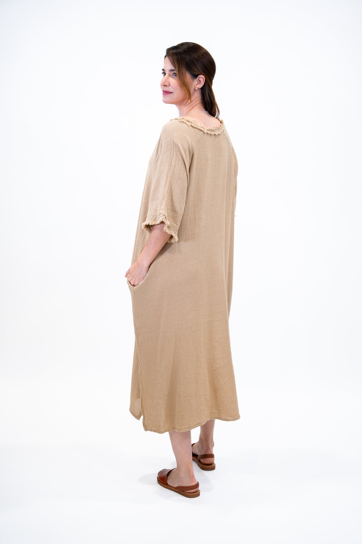 Vestido Talaia lino carmelita espalda